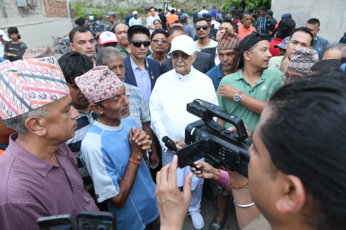 एमाले अध्यक्ष ओलीद्वारा धादिङ र नुवाकोटका बाढीपहिरो प्रभावित क्षेत्रको अवलोकन